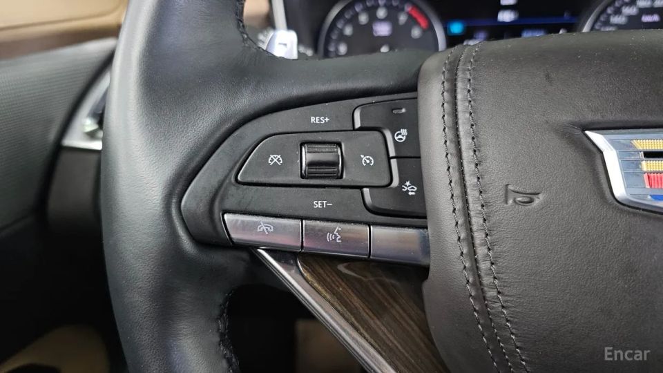 Cadillac XT6