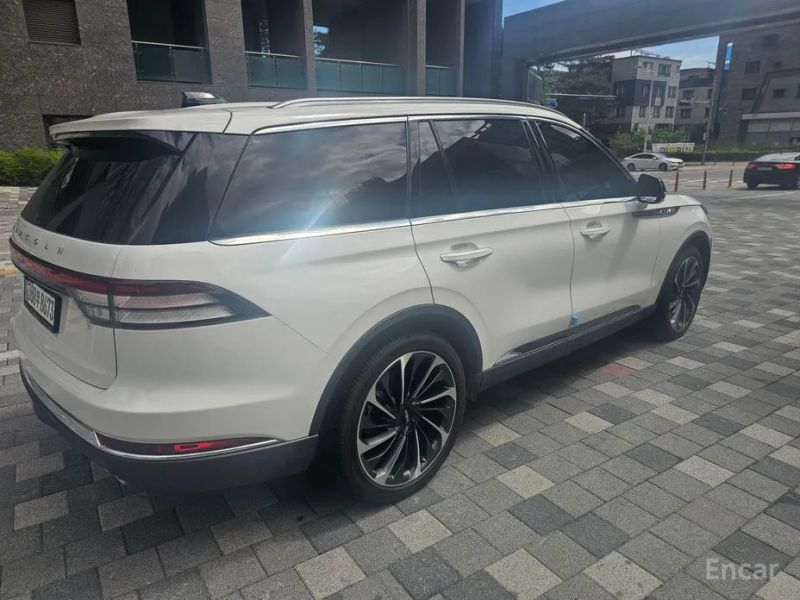 Lincoln Aviator