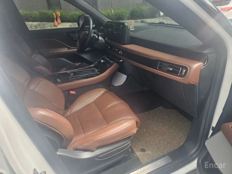 Lincoln Aviator