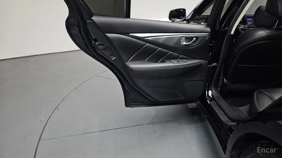 Infiniti Q50