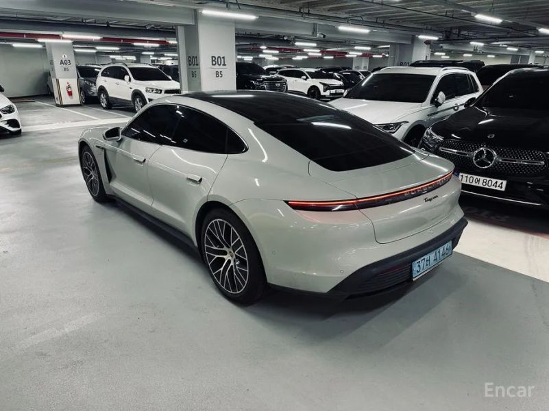 Porsche Taycan