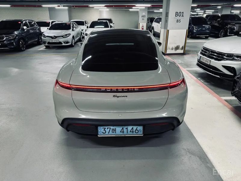 Porsche Taycan