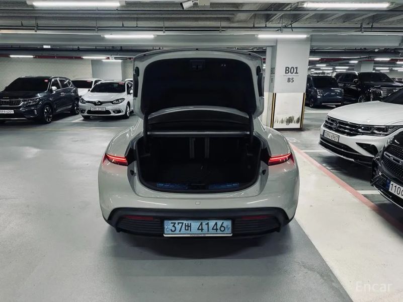 Porsche Taycan