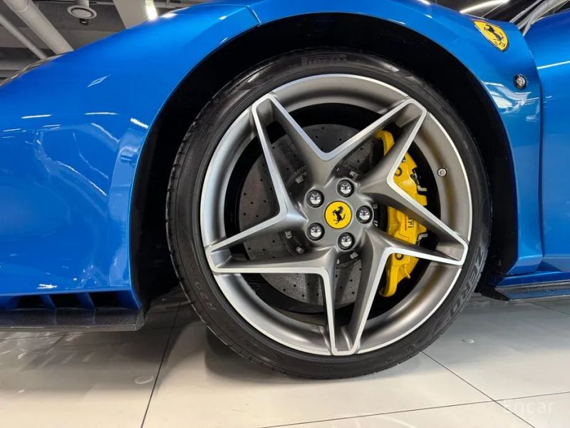 Ferrari F8