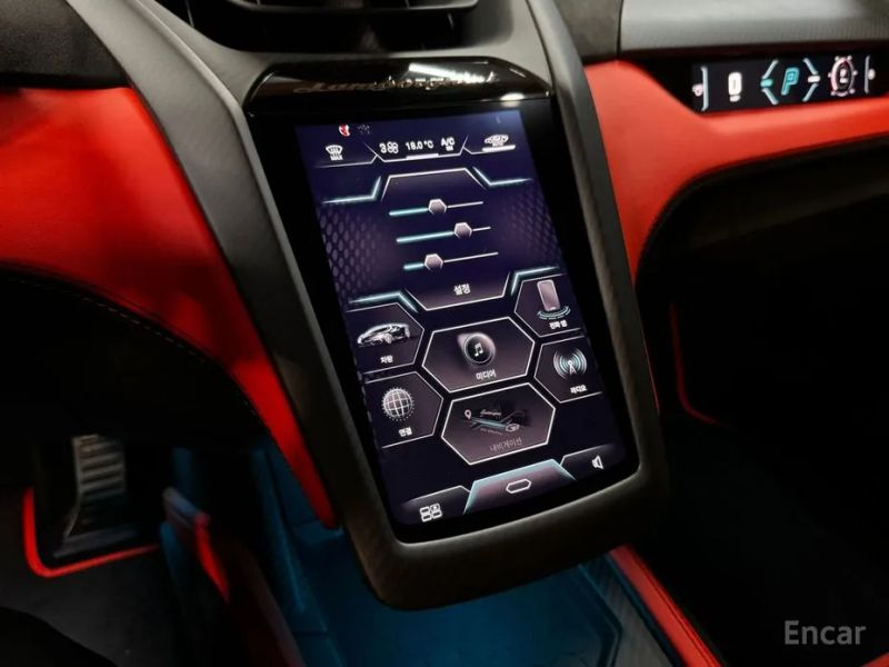 Lamborghini Revuelto