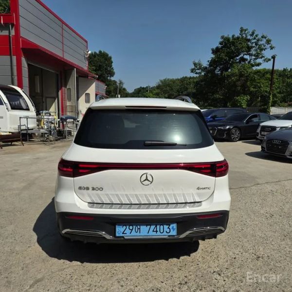 Mercedes-Benz EQB