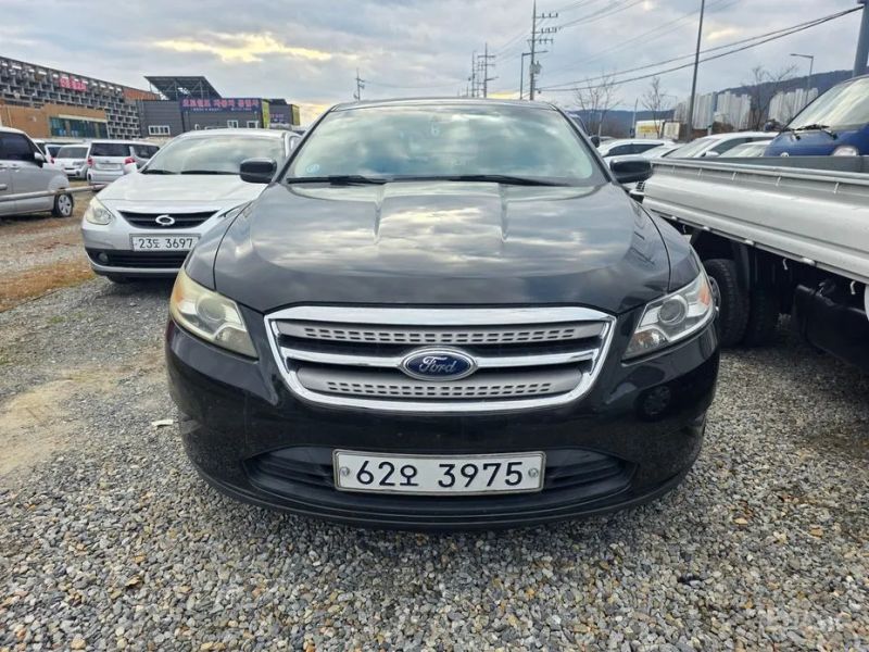 Ford Taurus