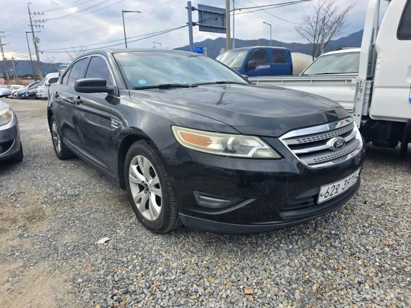 Ford Taurus