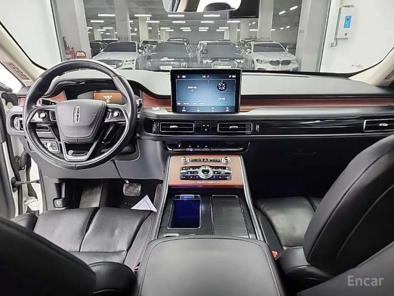 Lincoln Aviator