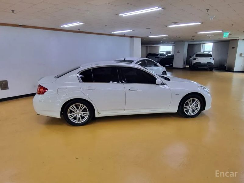 Infiniti G