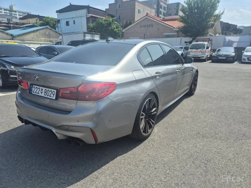 BMW M5