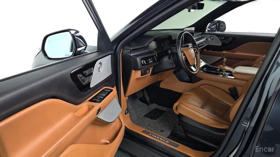 Lincoln Aviator