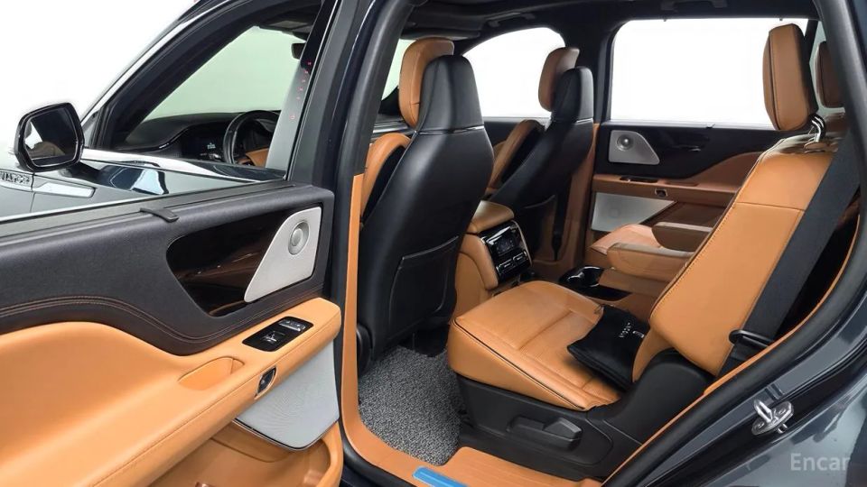 Lincoln Aviator