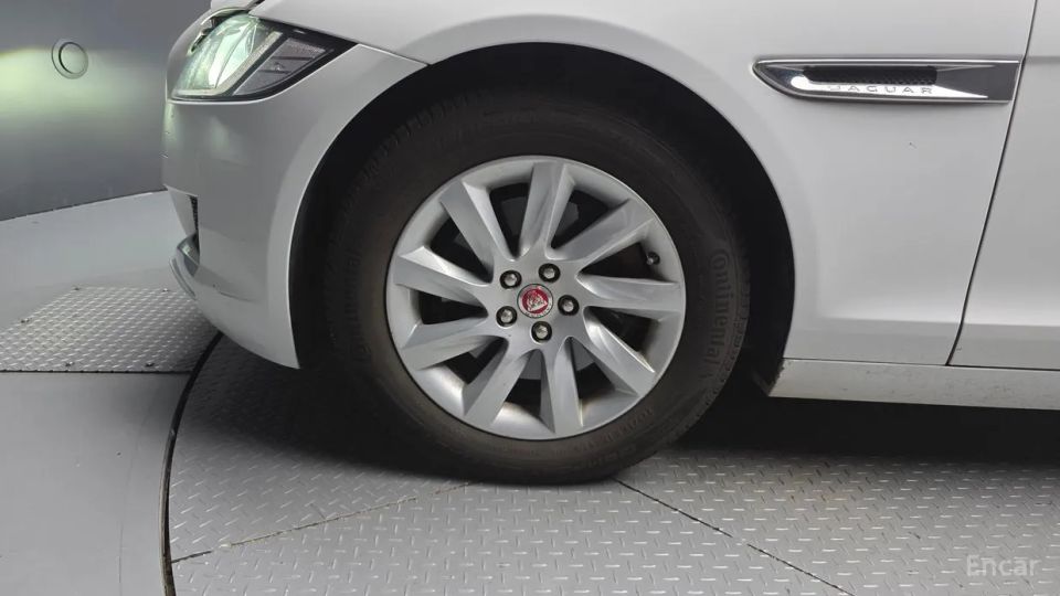 Jaguar xf