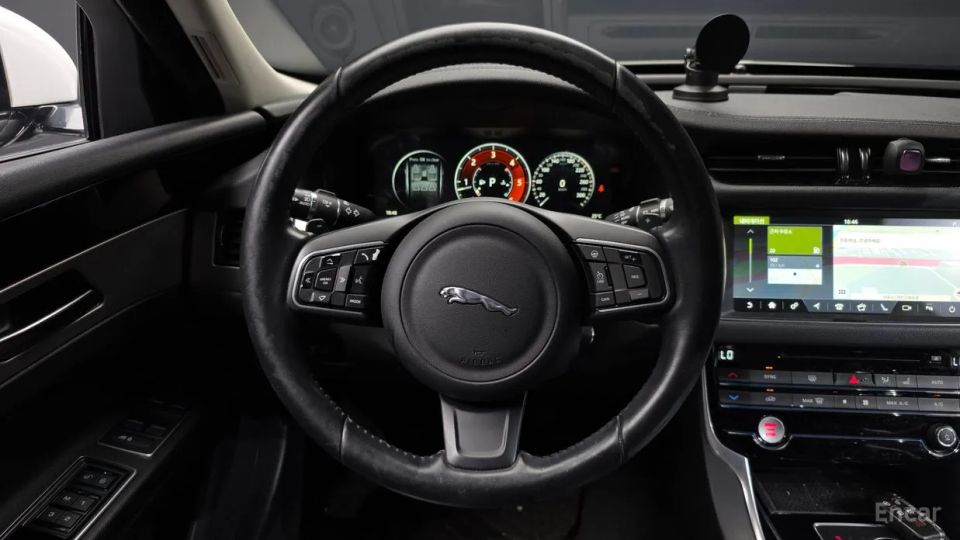 Jaguar xf