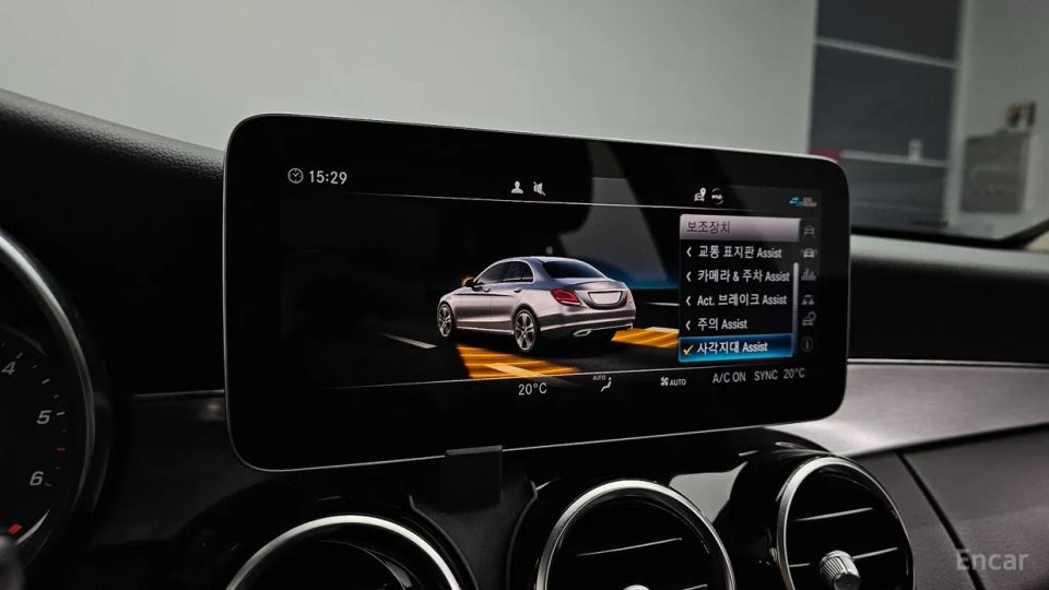 Mercedes-Benz C-Class