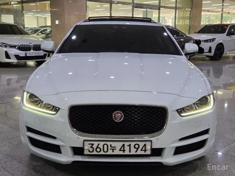 Jaguar XE