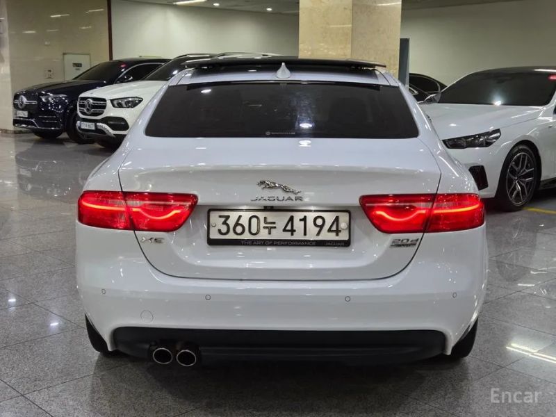 Jaguar XE