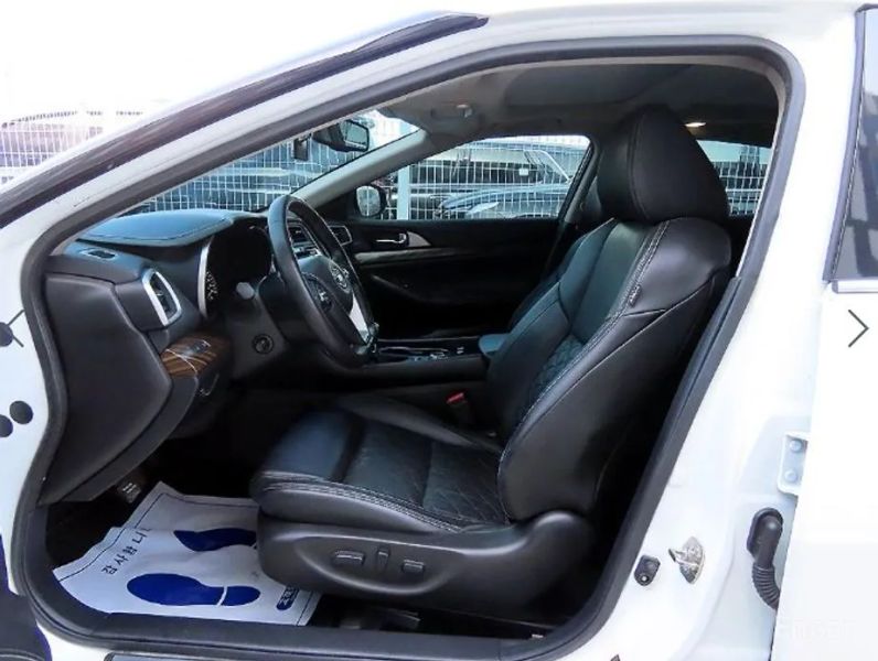 Nissan Maxima