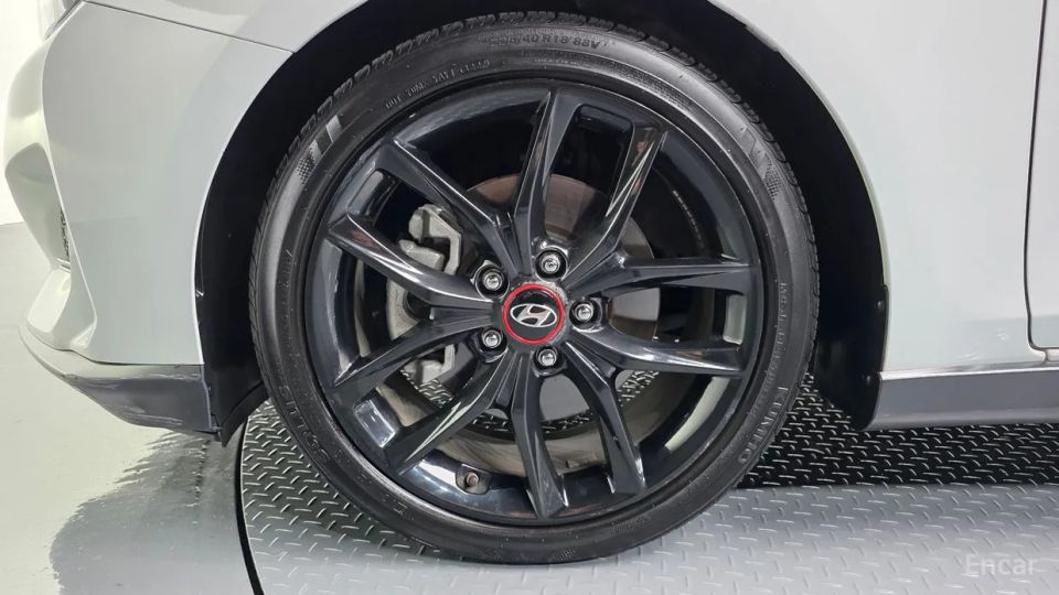 Hyundai Veloster