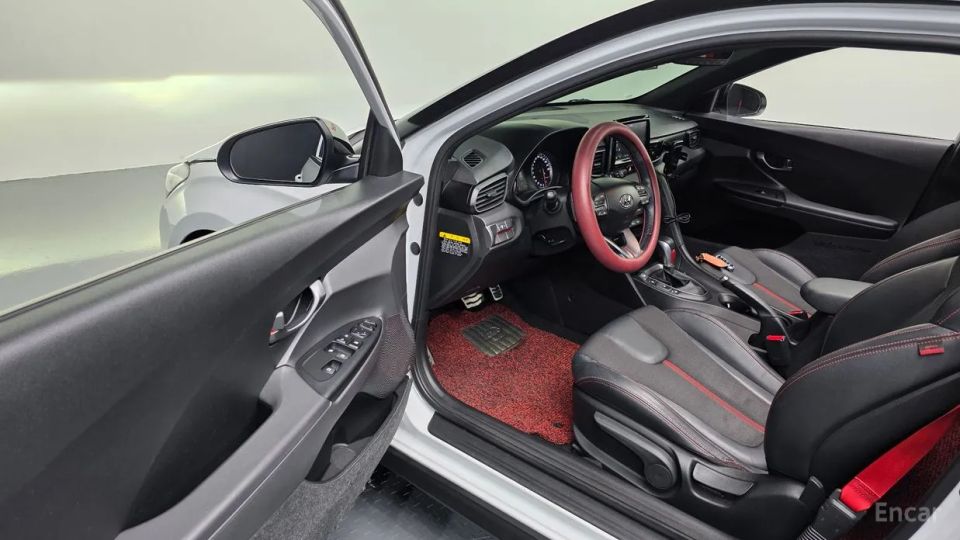 Hyundai Veloster