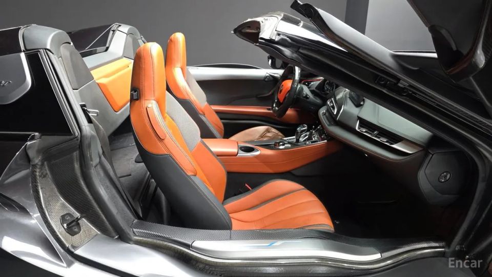 BMW I8