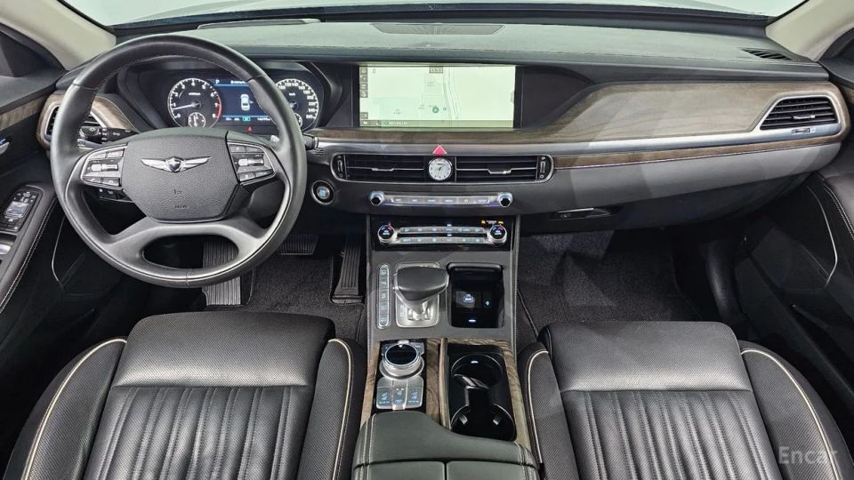 Genesis G90