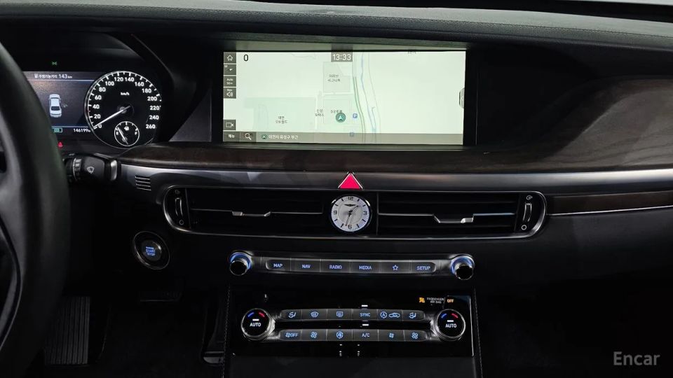 Genesis G90
