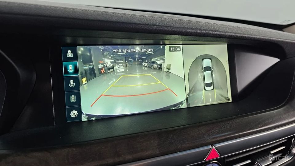 Genesis G90