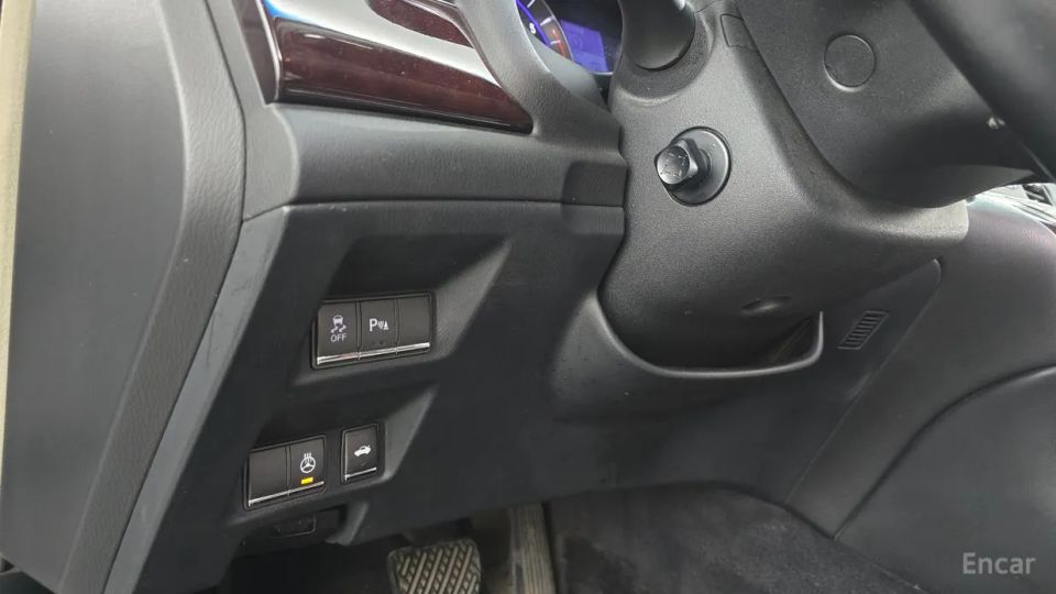 Infiniti M