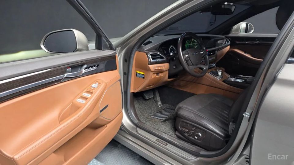 Genesis G90
