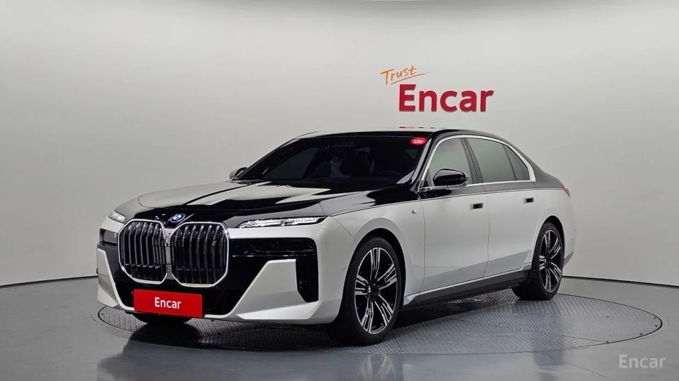 Bmw i7