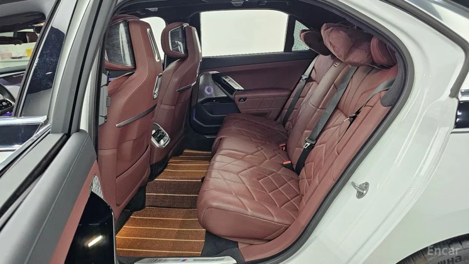 Bmw i7