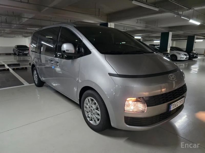 Hyundai Staria