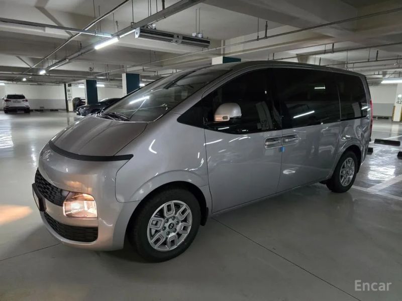 Hyundai Staria