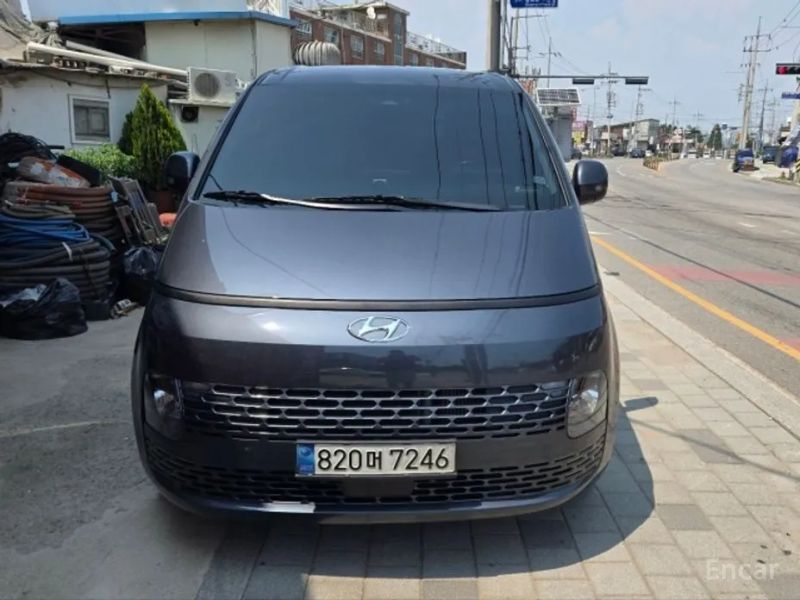 Hyundai Staria