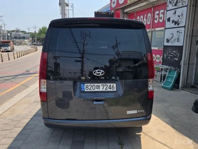 Hyundai Staria