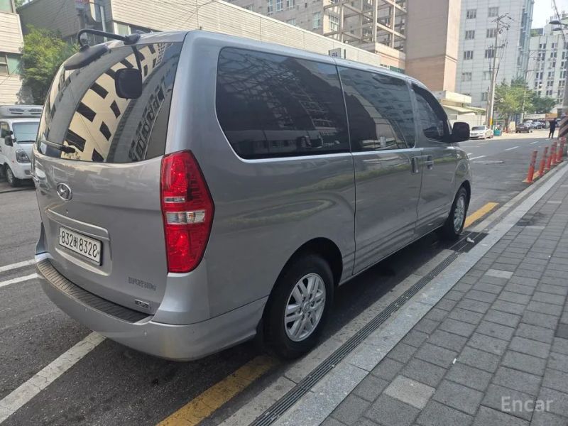 Hyundai Starex