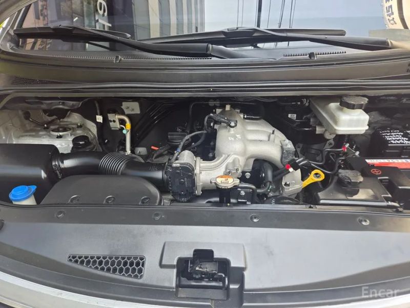 Hyundai Starex