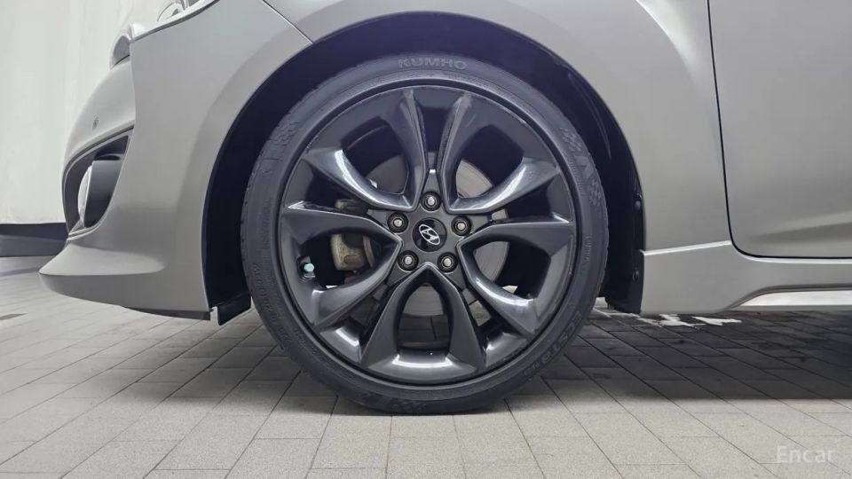 Hyundai Veloster