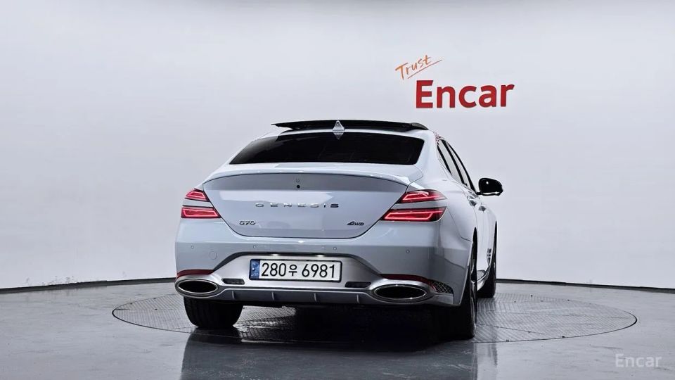 Genesis G70