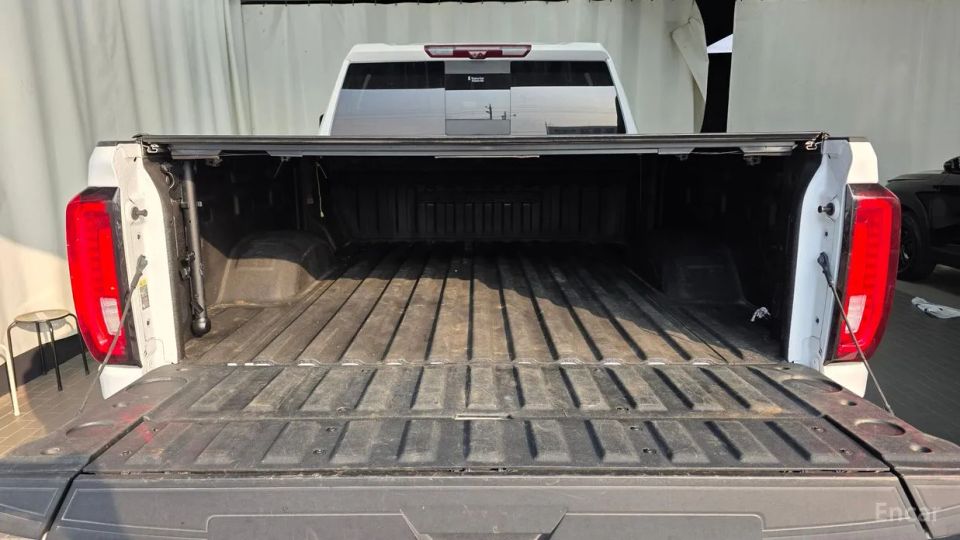 GMC Sierra