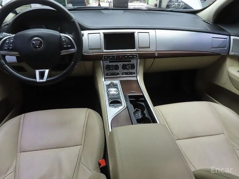 Jaguar xf