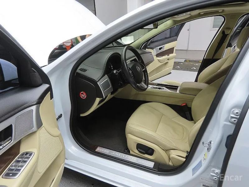 Jaguar xf