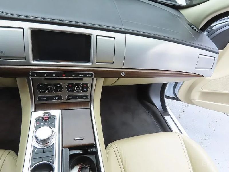 Jaguar xf