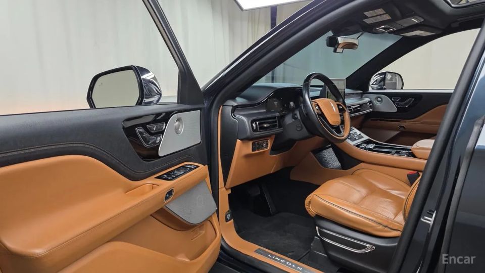 Lincoln Aviator