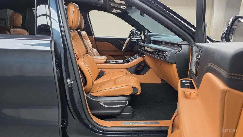 Lincoln Aviator