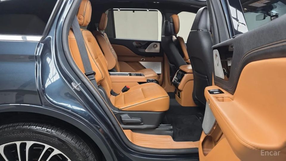 Lincoln Aviator