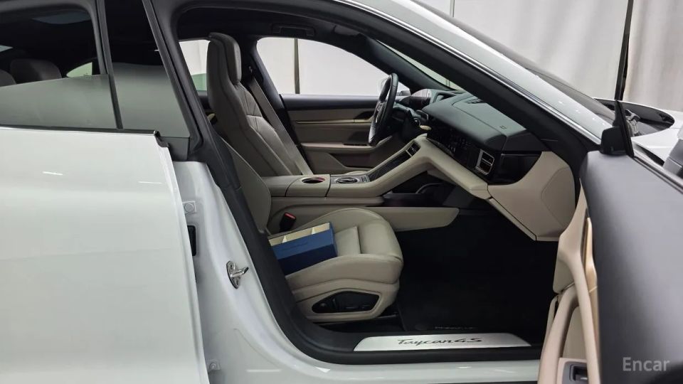 Porsche Taycan