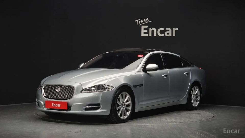 Jaguar XJ